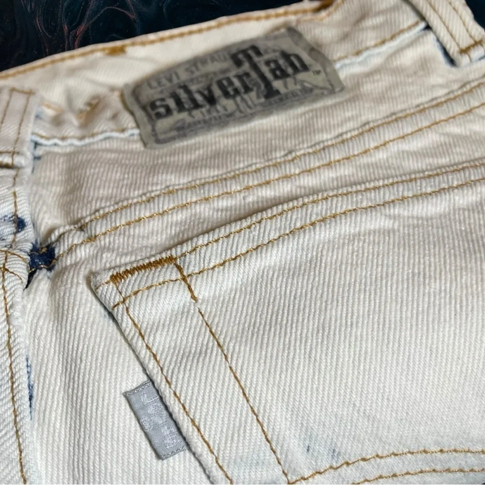 Levi’s Vintage Silvertab 630 Raw Hem Acid White Wash Jean Shorts Size 9/10